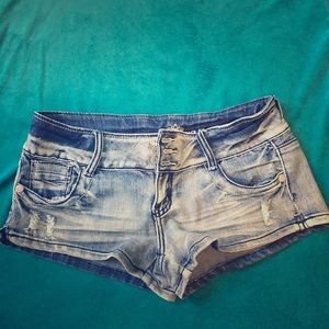 Almost Famous size 9 low rise shorts